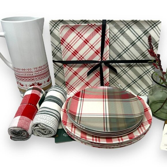 Hearth & Hand Magnolia 2pc Plaid Melamine Christmas Serving Trays Red/Green 2023 - Picture 10 of 10
